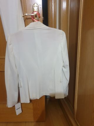 TRAJE BLANCO DE CHAQUETA