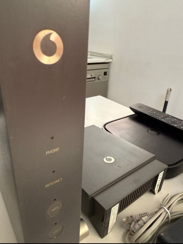 Vodafone Router + Decodificador