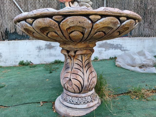 Fuente de jardín - cerámica y piedra