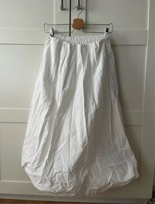 Falda midi blanca globo