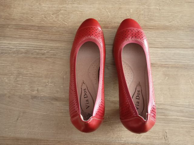 Zapatos Via Dos rojos
