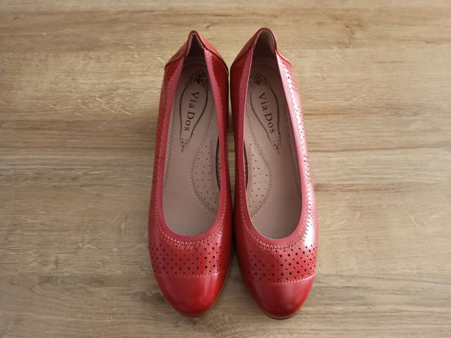 Zapatos Via Dos rojos