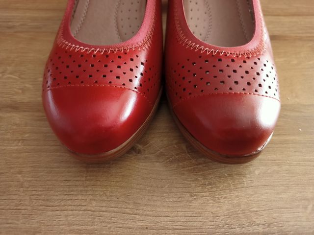 Zapatos Via Dos rojos