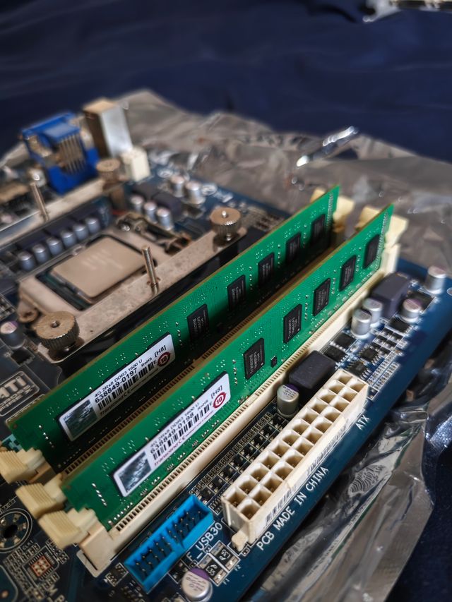 Combo: Placa base Gigabyte + i5-3570k + 8gb RAM 16