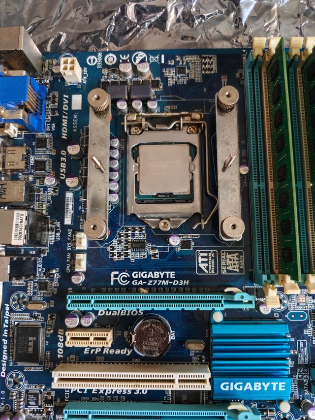 Combo: Placa base Gigabyte + i5-3570k + 8gb RAM 16