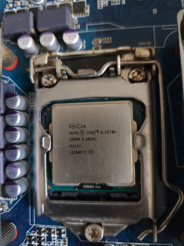 Combo: Placa base Gigabyte + i5-3570k + 8gb RAM 16