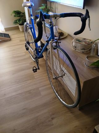 Bicicleta carretera BH clásica