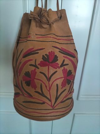 Bolso piel bordado - marrón, rojo