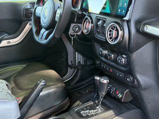 Jeep Wrangler Unlimited 6.4 V8 HEMI 476cv  UNICO