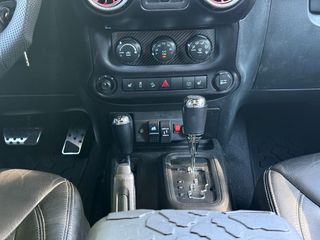 Jeep Wrangler Unlimited 6.4 V8 HEMI 476cv  UNICO