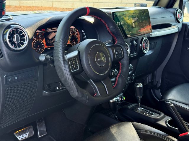 Jeep Wrangler Unlimited 6.4 V8 HEMI 476cv  UNICO