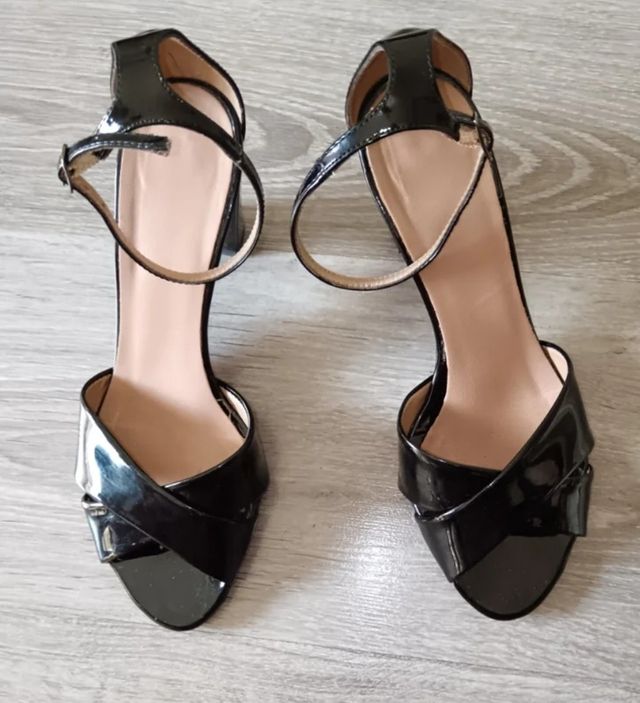 Sandalias negras tacón 37