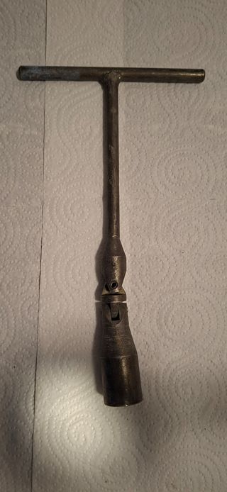 Llave de rueda.