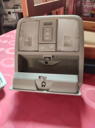 Luz cortesía Toyota asiento delantero