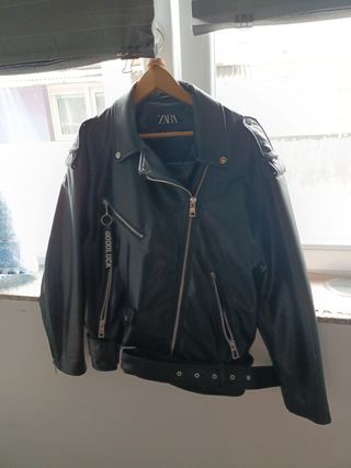 Chaqueta negra Zara -Polipiel