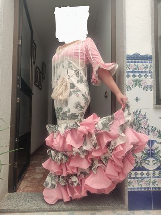 Traje gitana estampado flores