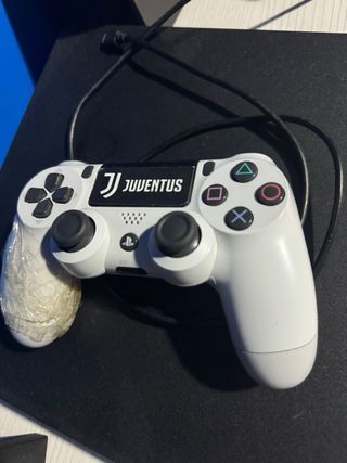 PS4 (PlayStation 4) - Console