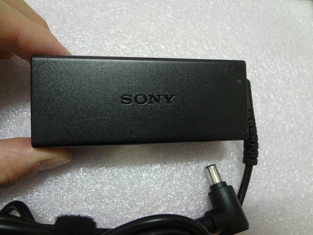 Cargador Sony ADP-45UD 19.5V 2.3A