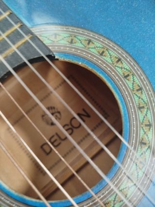 Guitarra clásica Delson azul