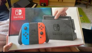 Nintendo Switch + Mario Odyssey