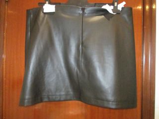 FALDA DE POLIPIEL TALLA XL