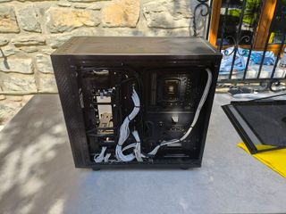 PC Gaming i7-8700K + GTX 1080 Ti + 32 G.
