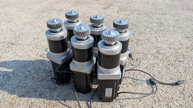 6x Servomotor Delta + Driver + Reductor