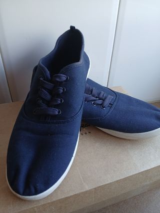 Zapatillas azul marino cordones