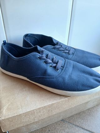Zapatillas azul marino cordones