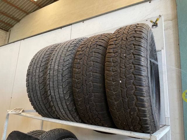 4 Neumáticos 215/70/16