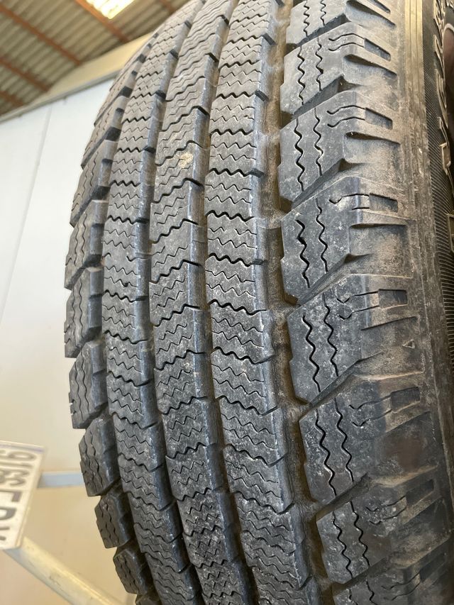 4 Neumáticos 215/70/16