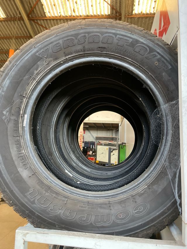 4 Neumáticos 215/70/16