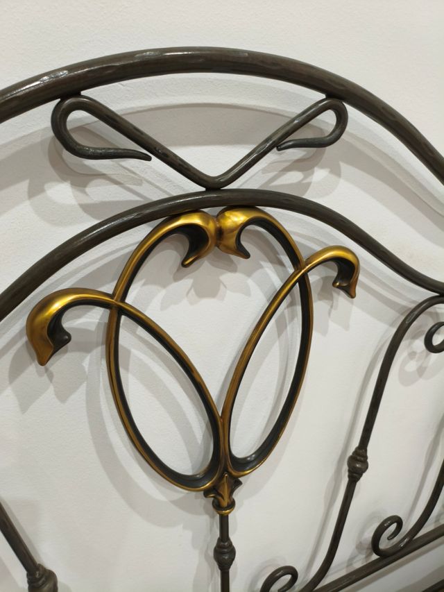 Cabecero forja metal dorado Peña vargas