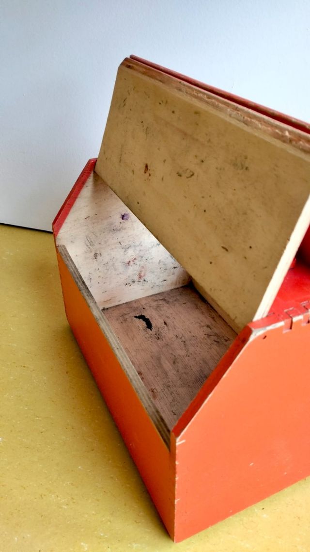 Caja limpiabotas vintage roja