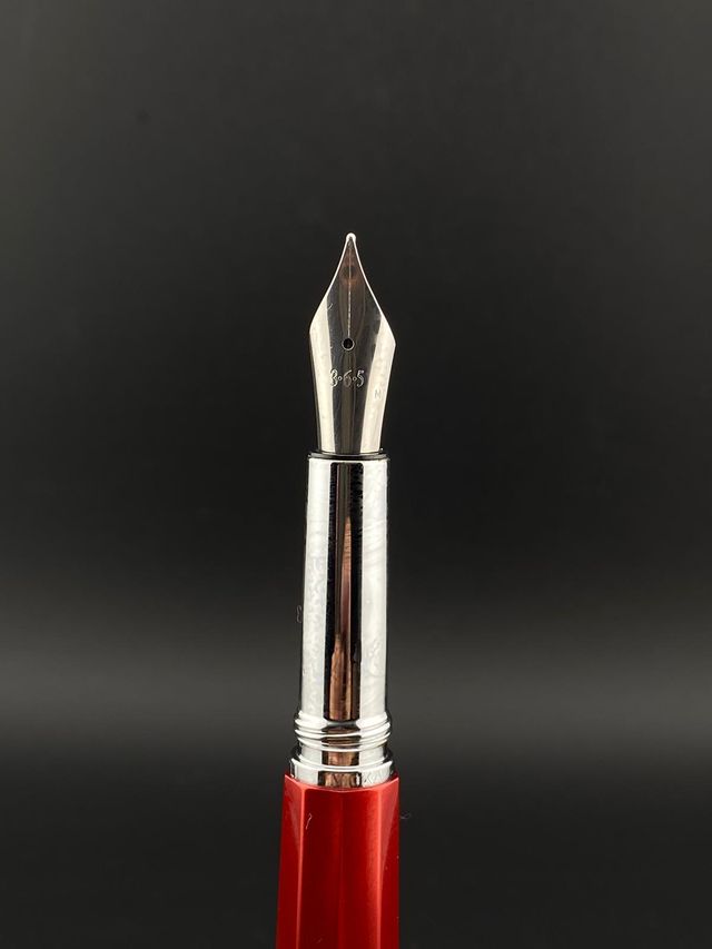 Pluma estilográfica Mazzuoli Mokina roja