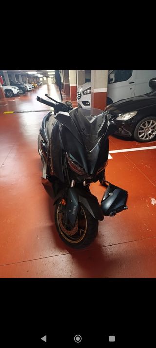 Yamaha XMAX 125 Tech Max 2022 – SINIESTRADA