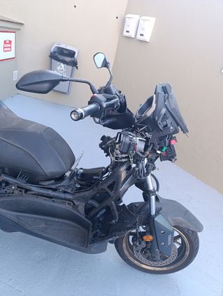 Yamaha XMAX 125 Tech Max 2022 – SINIESTRADA