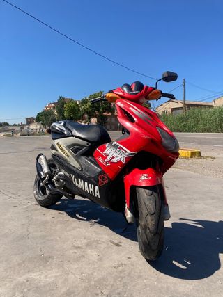 Yamaha Aerox 49cc roja