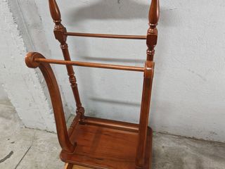 Elegante galán con cajón.