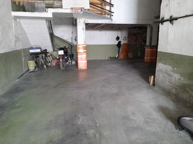 Piso bajo c/cochera Yecla