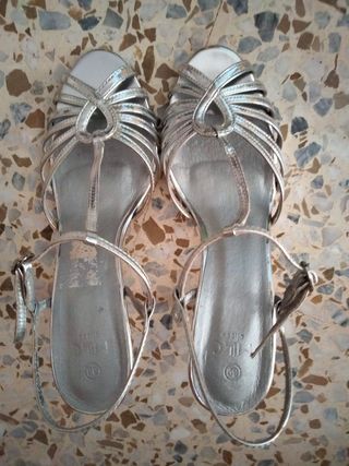 Zapatos tacón plata MLC