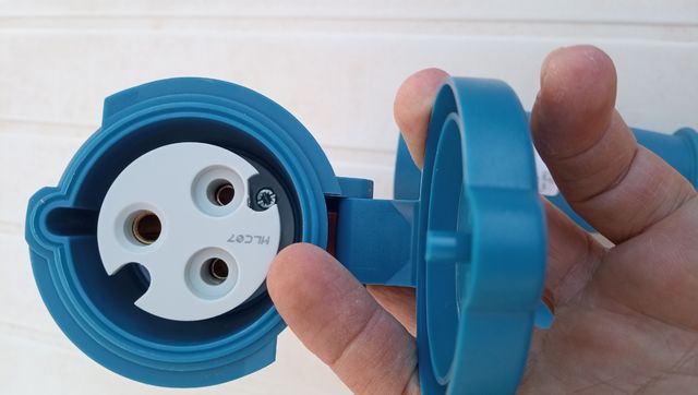 Parejas Enchufes Mennekes aéreos 32A-6 / 220-250