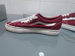Zapato deportivo. Zapatillas Burdeos- Talla 38