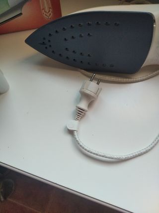 Plancha Philips GC2005 Mistral 1600W sin estrenar