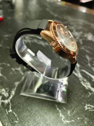 Reloj Skywe cronógrafo dorado