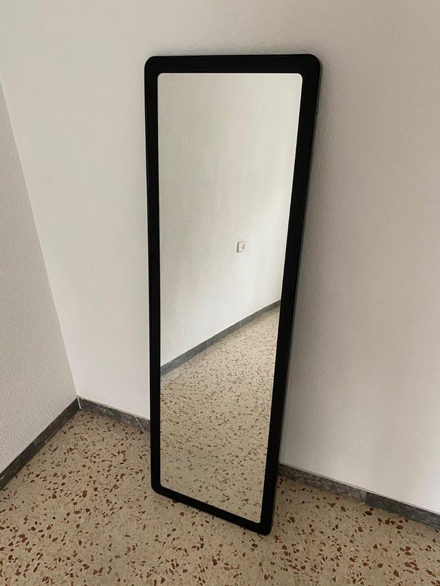 Espejo IKEA GRUA negro