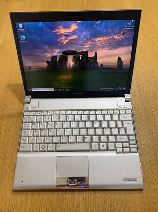Portátil Toshiba Portegé R600 - Plata