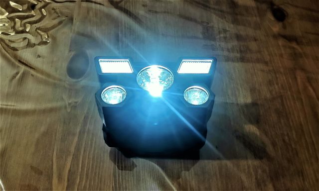 Linterna frontal LED recargable