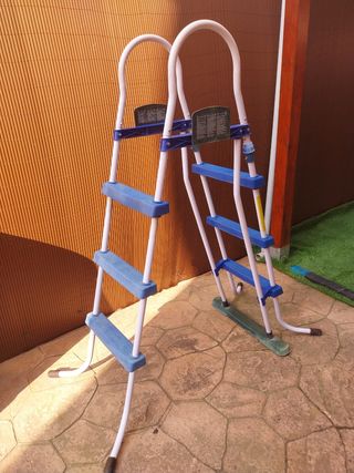 Escalera Bestway piscina 