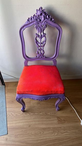 Silla vintage morada y roja